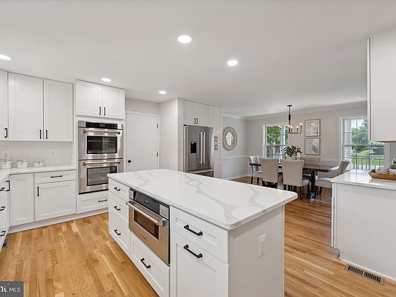 4th image of 5114 Brentwood Farm Dr