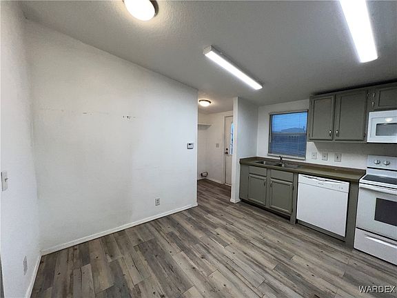 4th image of 1964 Monterey Drive