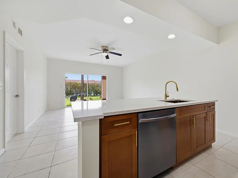 4535 Oak Terrace Dr — Photo 8