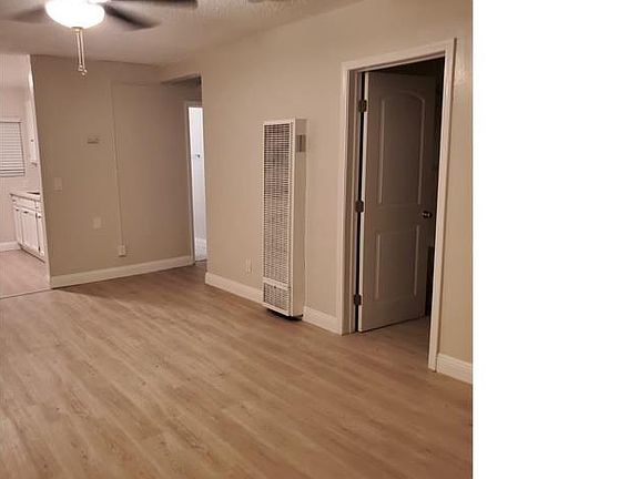 3rd image of 850 W 95th St #1