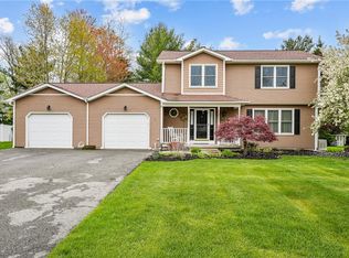 16 Heritage Ct, West Warwick, RI 02921