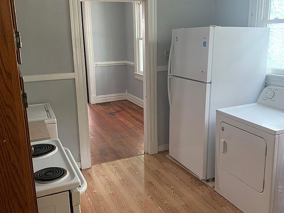 4th image of 3109 Garland Ave