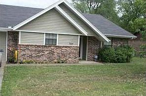 2nd image of 1505 S Heritage Cir