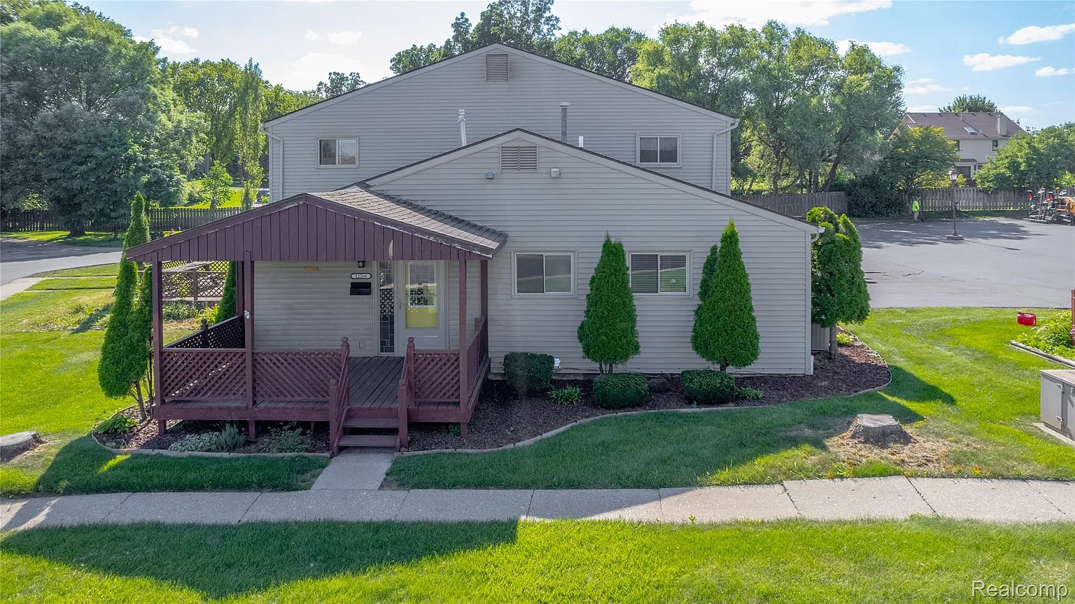 12266 Woodside Dr photo 1