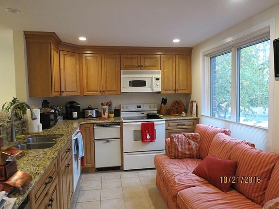 3rd image of 126 Merrimac St Unit 20