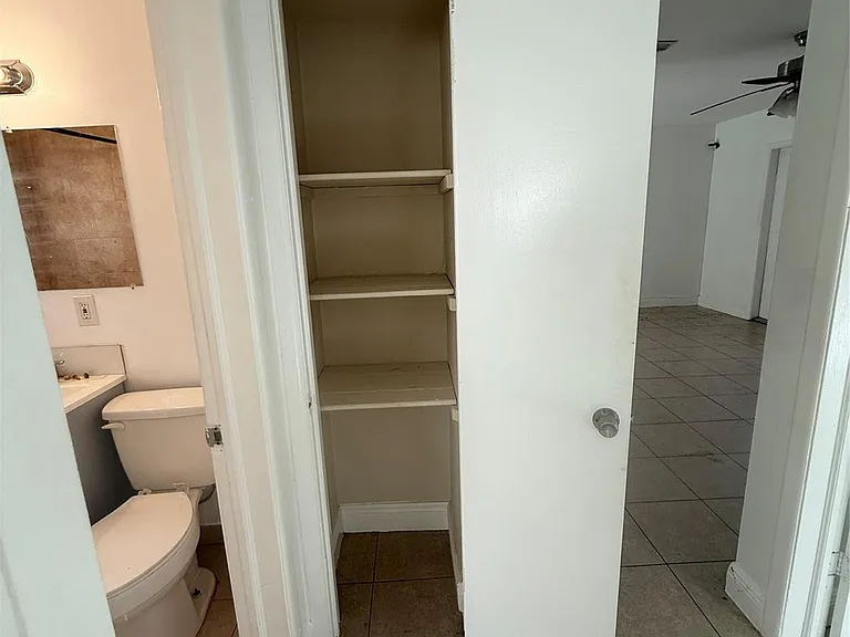 1139 NW 9th Ave — Photo 20