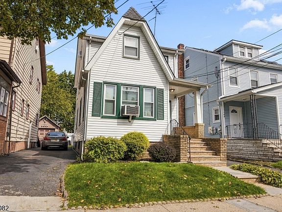 2nd image of 145 Ivy St