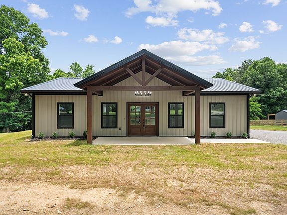 2nd image of 701 Oak Grove Rd