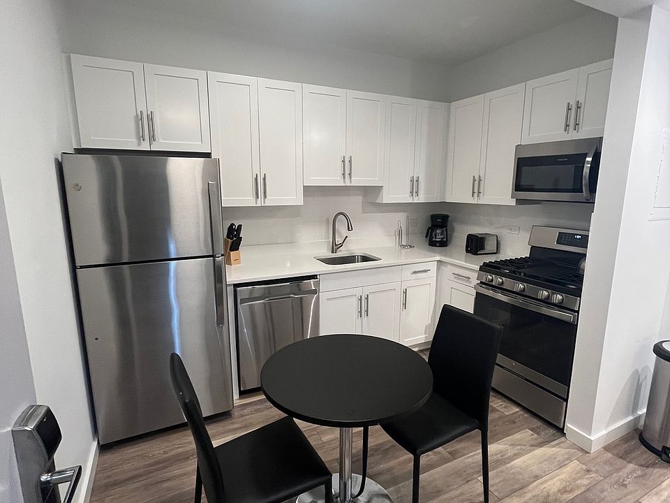 1st image of 556 3rd Ave APT 401