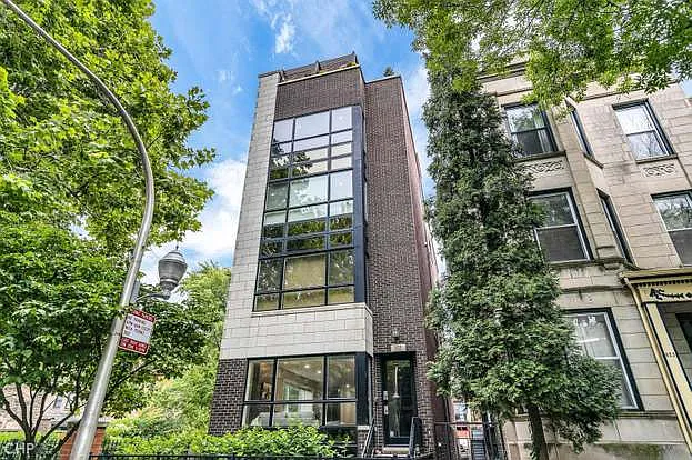 821 W Roscoe St #1 — Photo 77