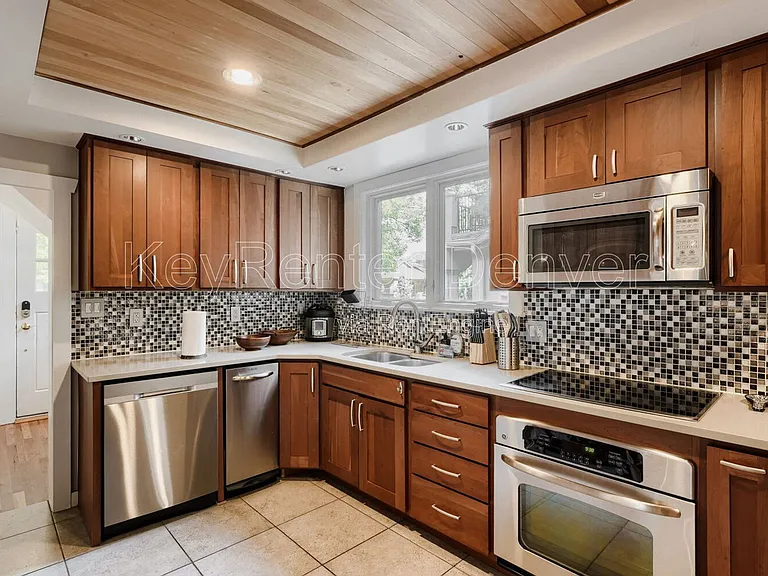 480 S Franklin St — Photo 13