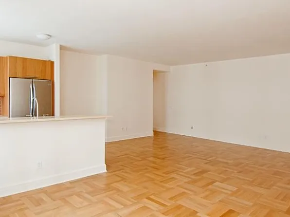 400 West 63rd Street 315 image 2 of 14