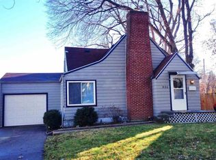 930 SW Hedgewood Ave, Topeka, KS 66606