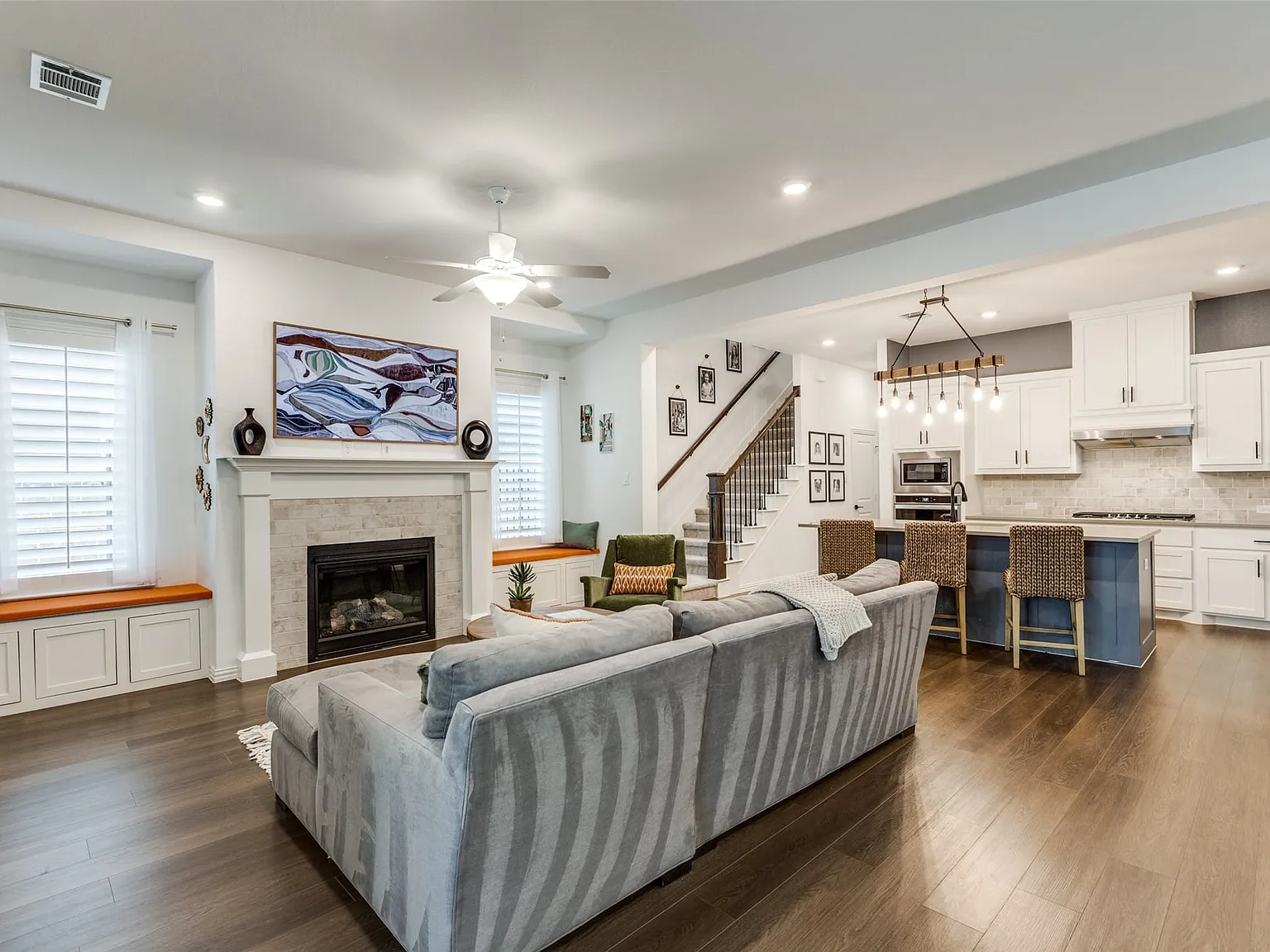 4 bed, 3.5 bath, 3299 sqft, $3,700 — Photo 4