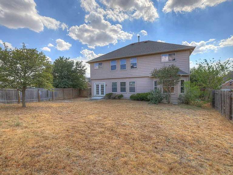 400 Summer Dr — Photo 35