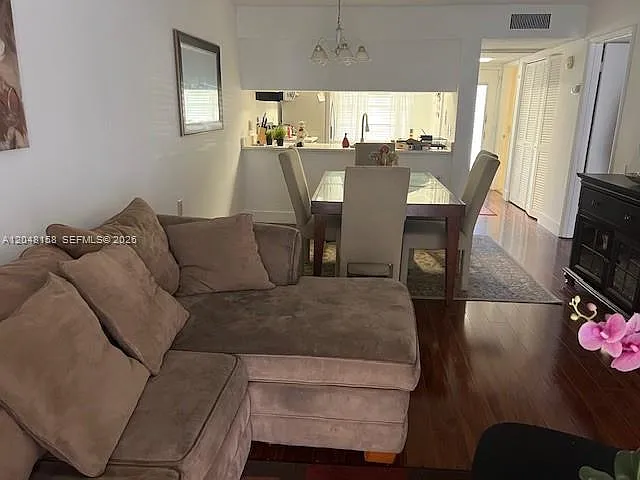 1207 Bahama Bnd #E2 — Photo 4