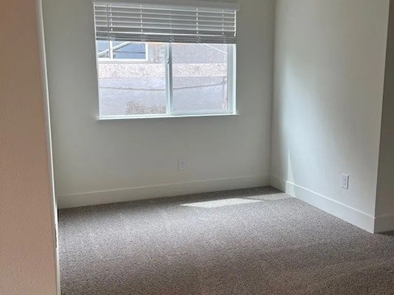 5874 Grand Row Way — Photo 8