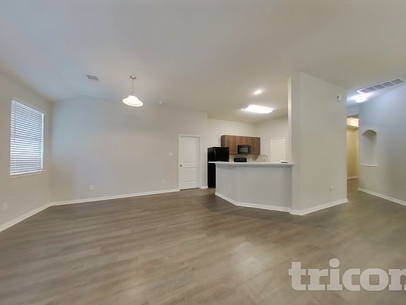 3rd image of 3606 Karissa Rd