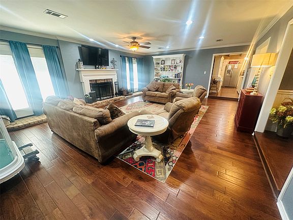 5th image of 1308 Azalea Dr