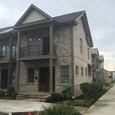 1st image of 804 21st Ave