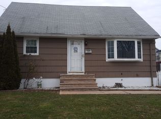 14 Holmes St, Carteret, NJ