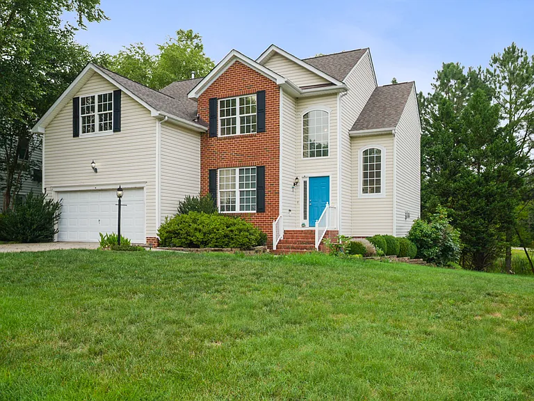 2231 Rose Family Dr — Photo 2