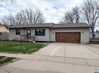 105 W Alpine Cir, Brandon, SD 57005