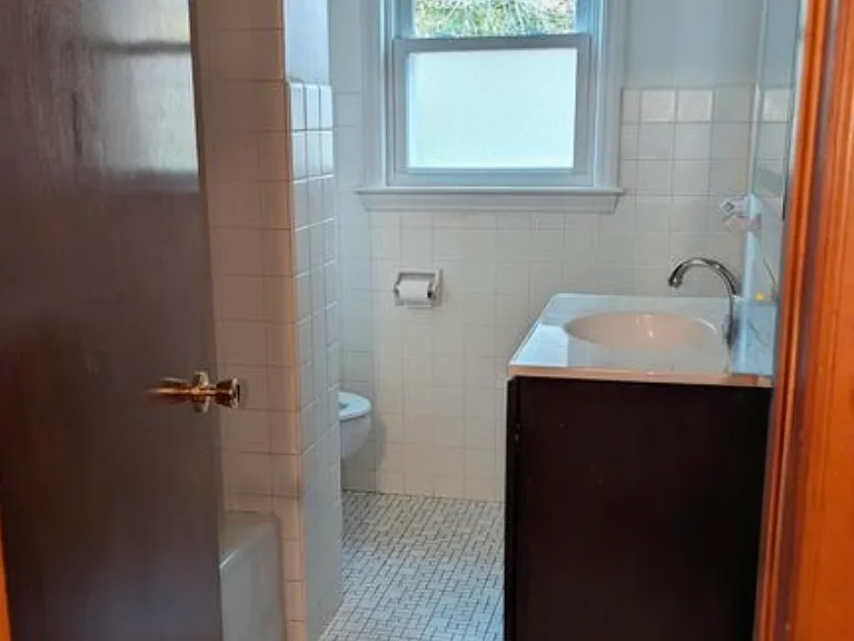 750 Elm Ct — Photo 8
