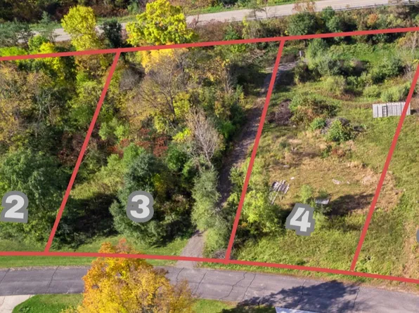4 Twinmeadows, Jackson, MI 49201