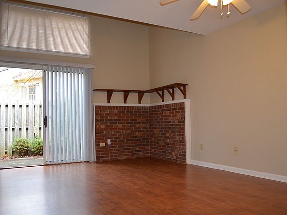Spacious living room