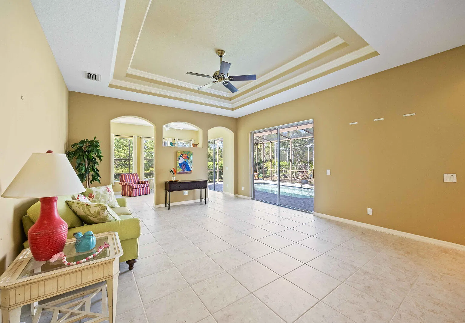 4 bed, 3.0 bath, 2714 sqft, $2,600 — Photo 4