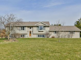 N3705 Willow Bend Ln, Lake Geneva, WI 53147