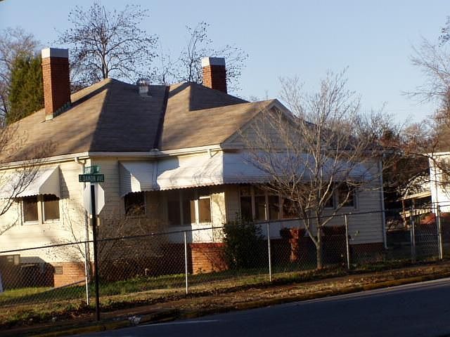 1st image of 201 E Damon Ave