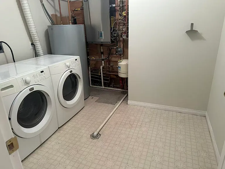 7000 Gray Ave — Photo 11