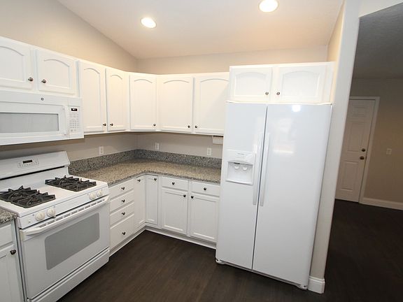 5th image of 208 Thatch Palm Ct