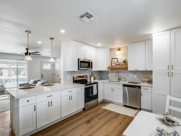 10554 W CONNECTICUT Avenue, Sun City, AZ 85351