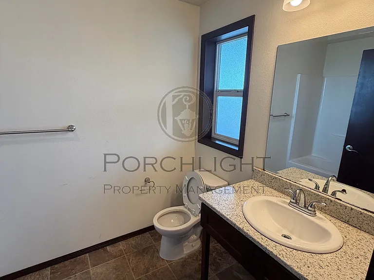 2040 Andress Ln — Photo 10