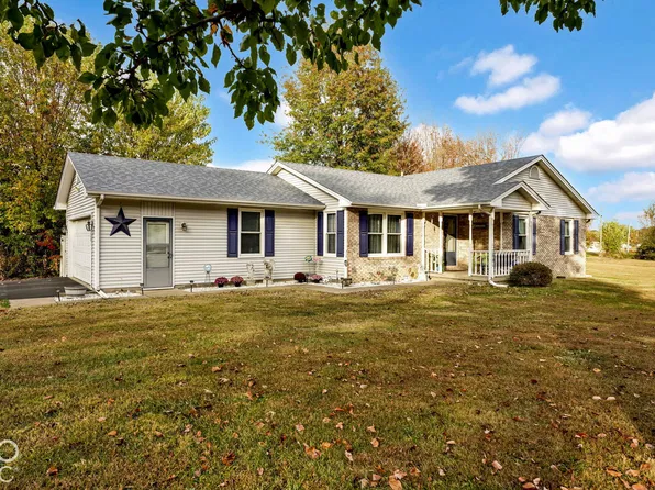 2881 White Hall Dr, North Vernon, IN 47265