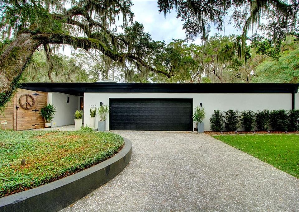 1st image of 103 Meadows Dr