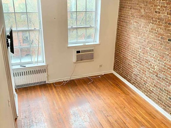 3rd image of 53 W 76th St #7A