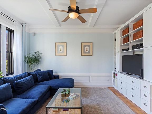 2nd image of 150 W 95th St APT 7C