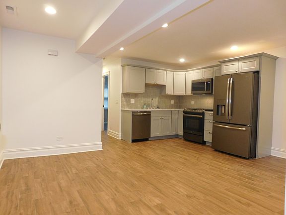 5th image of 1953 N Hudson Ave #G
