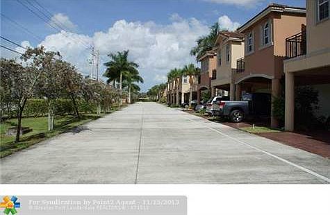 3rd image of 12320 Royal Palm Blvd #10