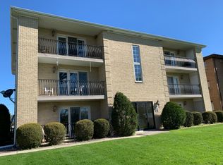 7519 W 175th St #2W, Tinley Park, IL 60477