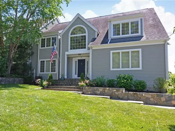 15 Strawberry Lane, Irvington, NY 10533
