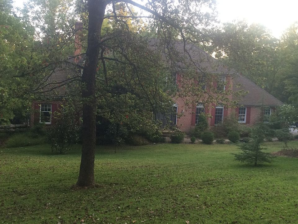 2nd image of 20 Bassett Hunt Ln