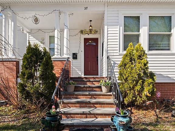 3rd image of 27 Shafter St