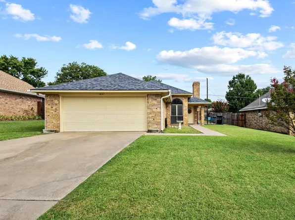 1837 Glenway Dr, Sherman, TX 75092