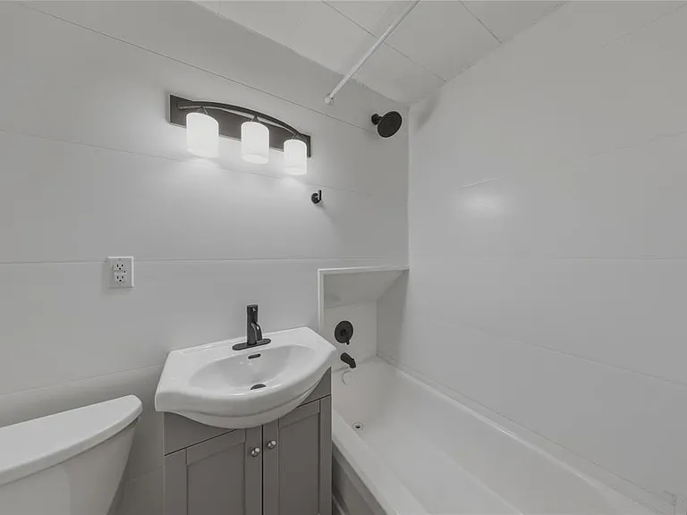 324 Vidal St S #1 — Photo 11