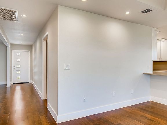 2nd image of 7310 Meadowood Dr